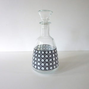 Carafe à liqueur noire et blanche