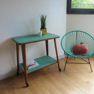 table à roulettes déco vintage