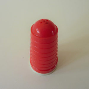 Salière rouge camping vintage