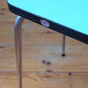 Tabouret formica bleu efji