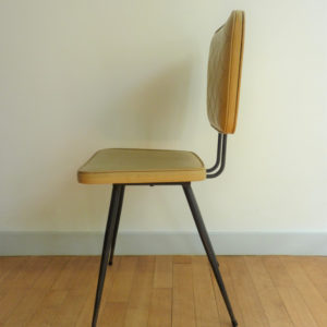 chaise en skaï moutarde vintage