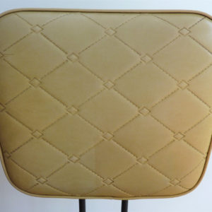 dossier chaise en skaï moutarde vintage