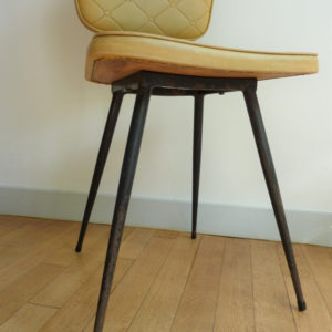 pieds chaise en skaï moutarde vintage
