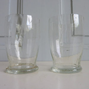 2 petits verres anciens à facettes