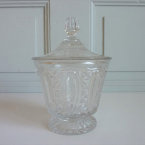 Bonbonnière verre ciselé